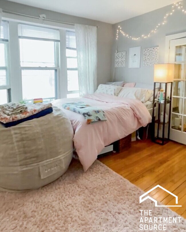 Foto del edificio - 432 W Surf St