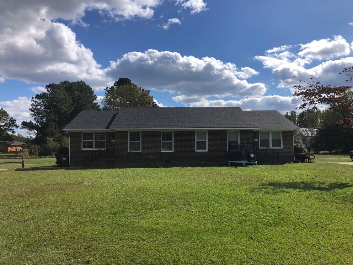 Primary Photo - 410 E Bay St