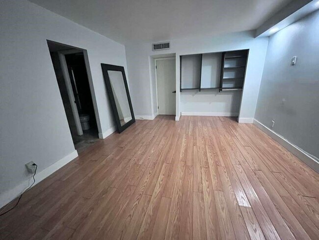 Foto del edificio - 20441 NE 30th Ave