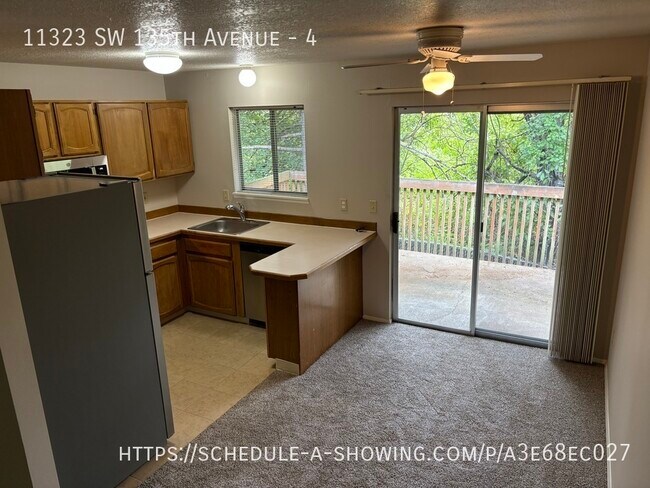 Foto del edificio - 3BD 2BA 1200 sqft w/ GARAGE, WD hook up, w...