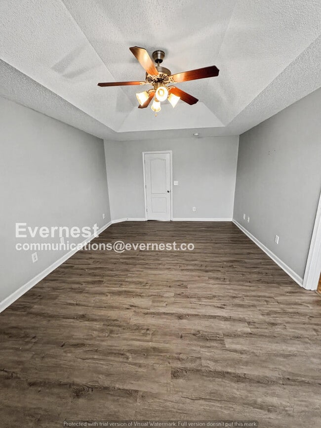 Building Photo - 8635 Thomas Ln