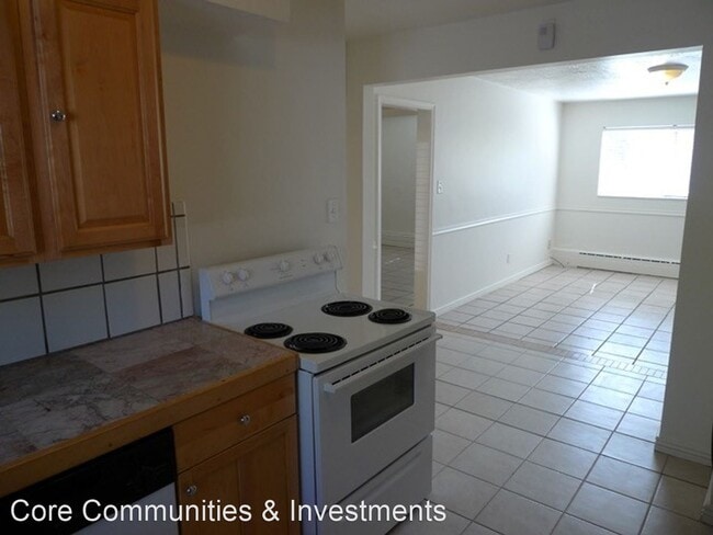 Building Photo - 1593 700 E
