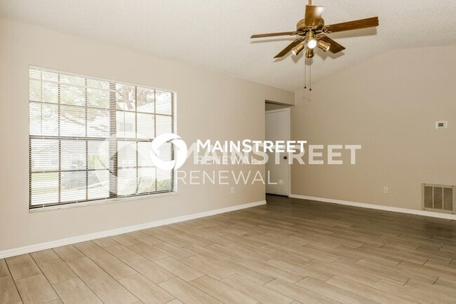 Building Photo - 3 Bedroom Pet-Friendly Home in DELTONA, FL...