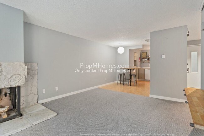 Foto del edificio - Chic Two-Bedroom Condo in Mt. Park: Where ...