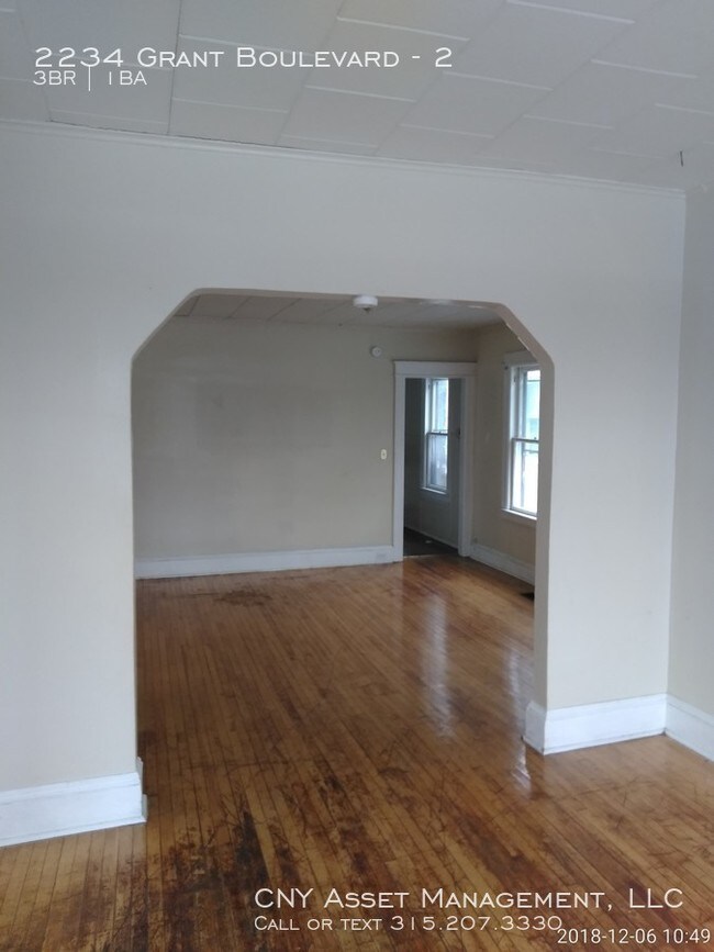 Foto del edificio - 2234 Grant Boulevard  3 bedrooms