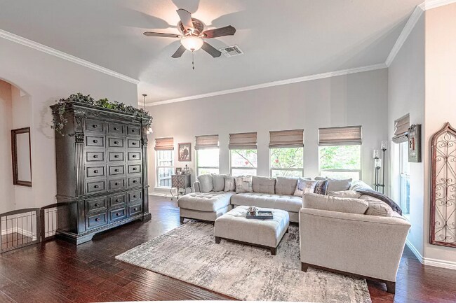 Foto del edificio - 1810 Sanderlain Ln