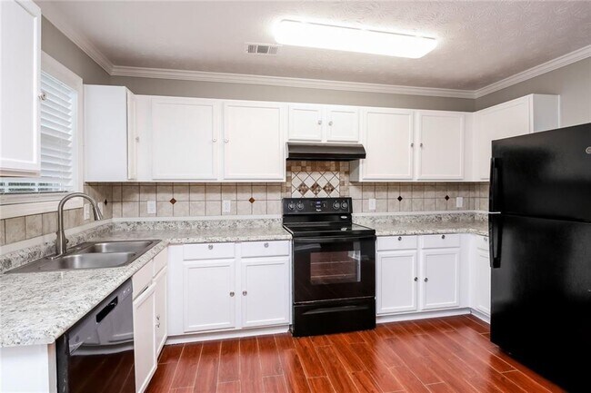 Building Photo - 2454 Canary Ct