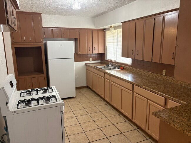 Building Photo - 9218 Laura Koppe Rd