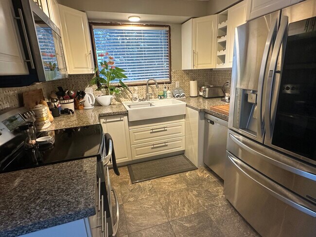 Photo principale - 551 Brentwood Av