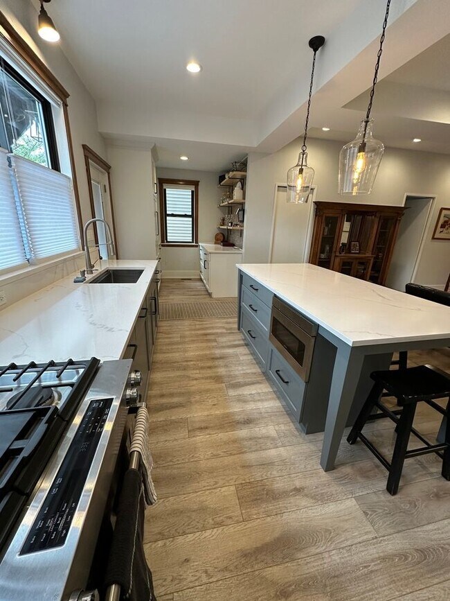 Foto del edificio - 1317 W Eddy St