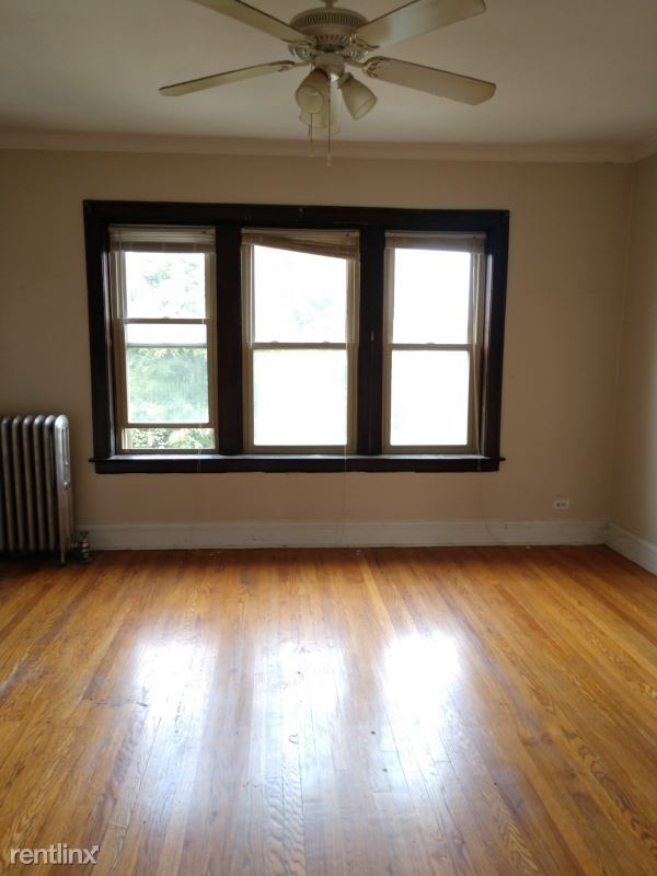 Foto del edificio - Studio, 1 bath Apartment - 2853 W Berteau Ave