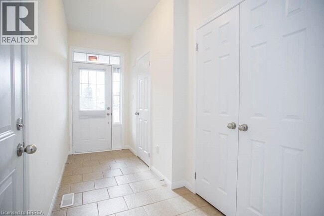 Building Photo - 21 Diana Ave