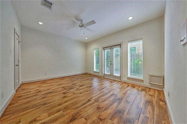 Foto del edificio - 3509 Bradford St