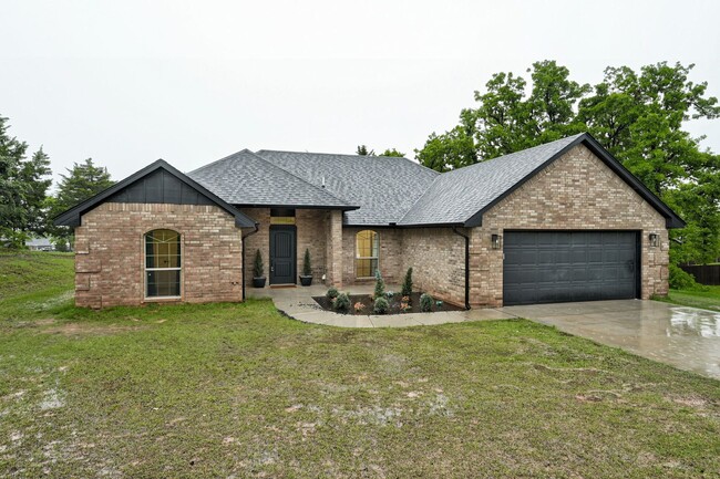 Foto del edificio - Charming Newer Home with Bonus Shop & Livi...