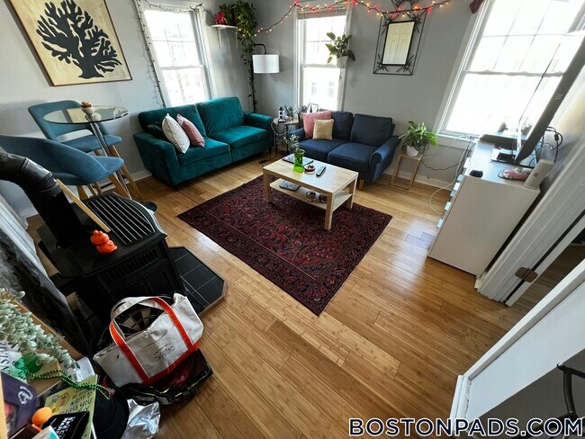 Foto del edificio - 525 E 3rd St