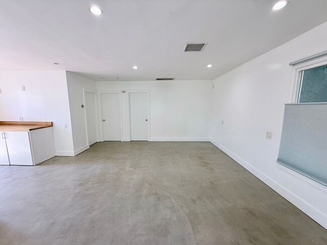 Building Photo - 4232 Verdugo Rd