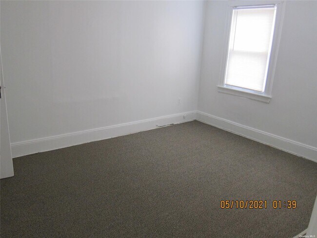 Building Photo - 243-43 Mayda Rd