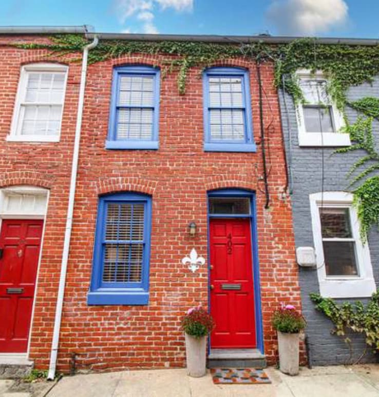 Primary Photo - 402 S Dallas St
