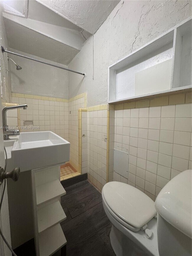 Foto del edificio - 7802 NW 8th Ave