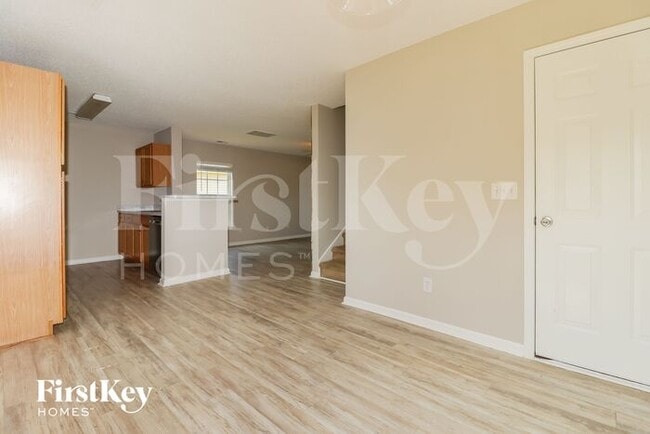 Building Photo - 110 Larkspur Dr