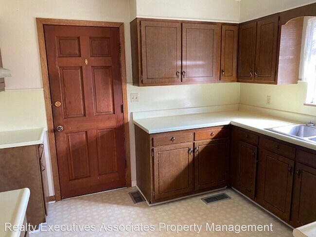 Building Photo - 2 br, 1 bath House - 332 Kyker Road