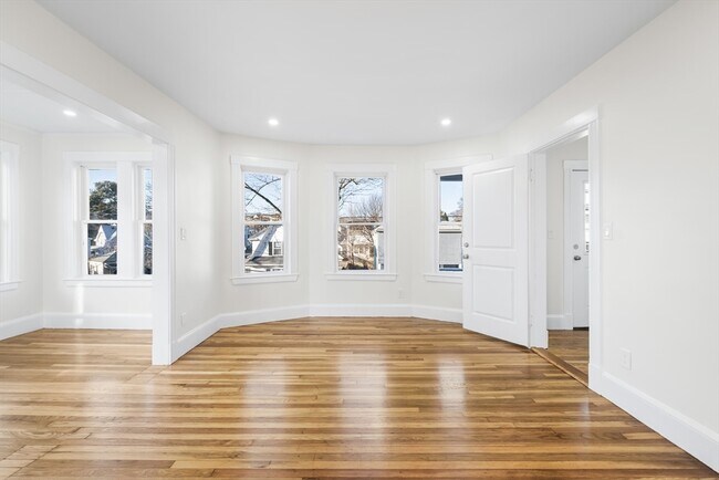 dining room - 31 Suffolk Ave
