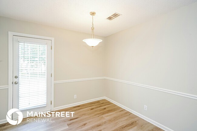 Foto del edificio - 421 Jonquil Ct