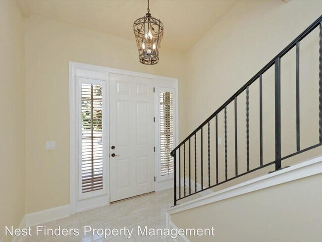 Building Photo - 3 br, 3.5 bath House - 2370 Riverside Ave