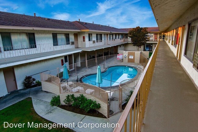 Foto del edificio - 15527 Woodruff Ave