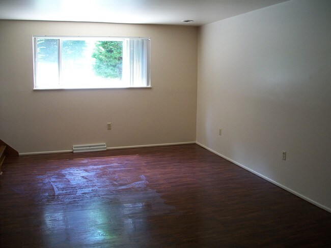 Foto del edificio - 524 Mercer Rd