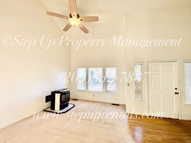 Building Photo - Elegant Hilltop Estate with Breathtaking V...
