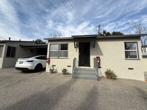 Building Photo - 2830 Montrose Ave