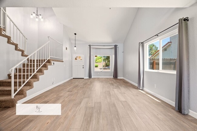 Building Photo - 3 Bedrooms | 2.5 Bathrooms | Loft | 2-Car Garage