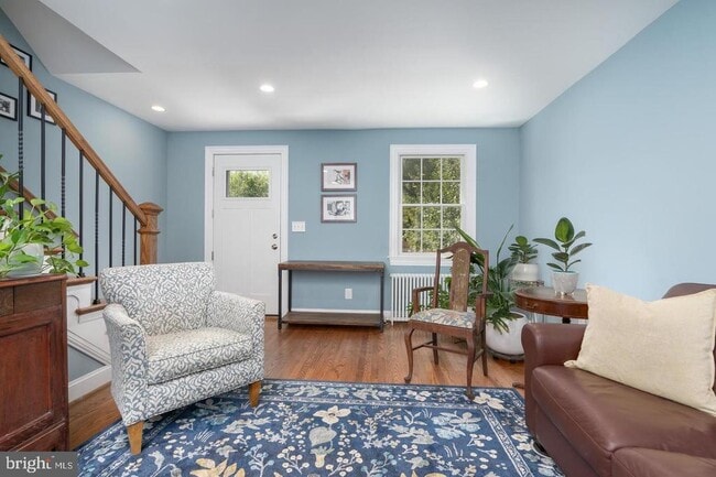 Building Photo - 1147 Colonial Ave