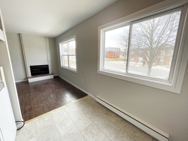 Building Photo - 534 Bonita Ave