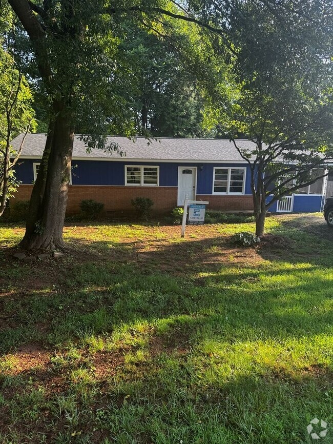 Building Photo - 333 S Eastway Dr