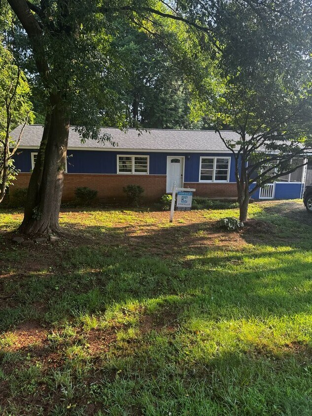 Foto principal - 333 S Eastway Dr