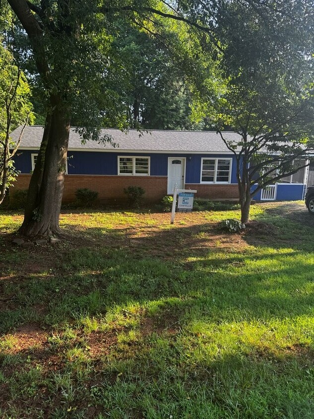 Primary Photo - 333 S Eastway Dr