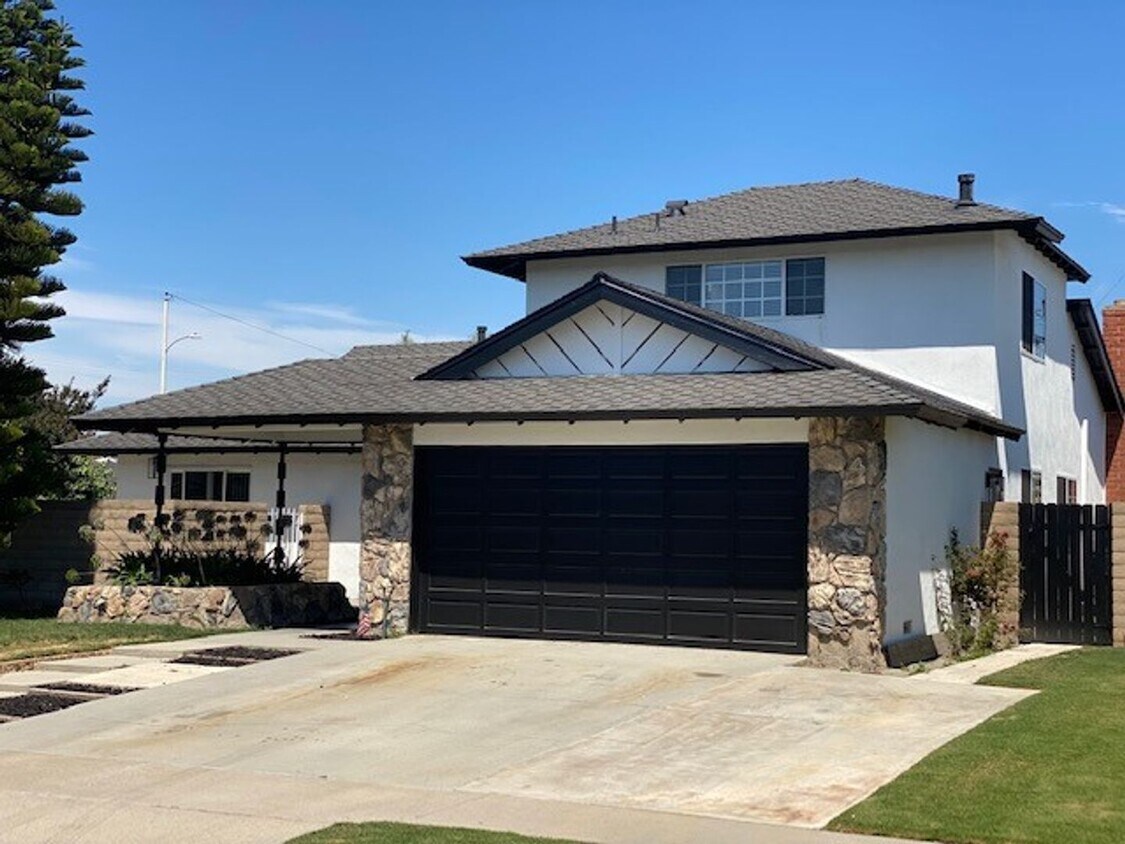 Primary Photo - 5 Bedroom 3 Bath 2 Story Corner Lot Home,