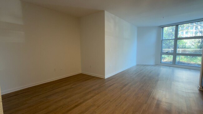 Interior Photo - Canvas LA