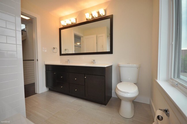 Building Photo - 3 br, 2.5 bath  - 20 Sussex St # 20H