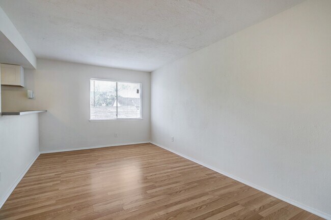 Foto del edificio - 3407 Graustark St