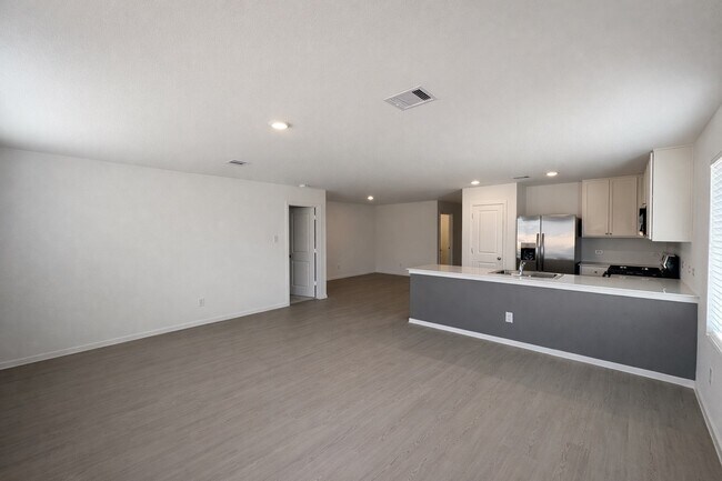 Foto del edificio - 15679 Plum Brk Dr