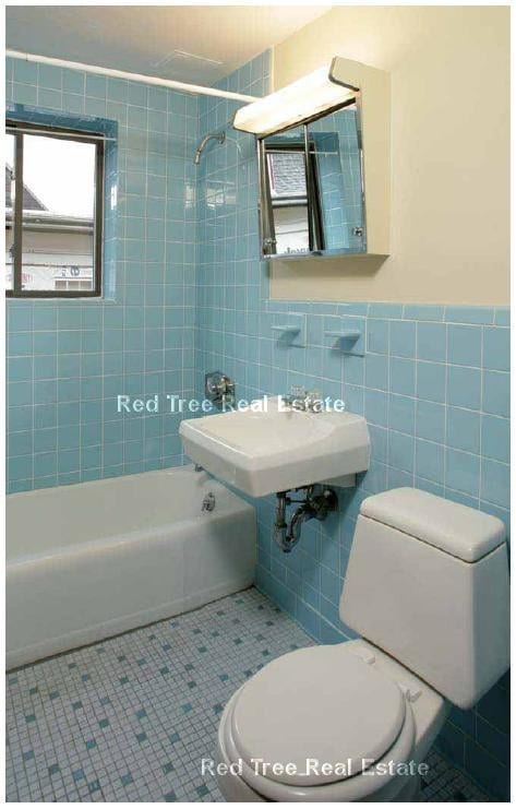 Building Photo - 9 Chester St