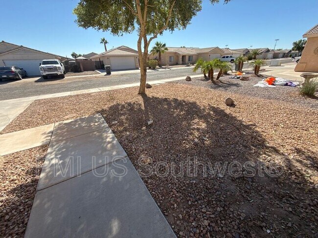 Building Photo - 2445 Prickly Pear Dr