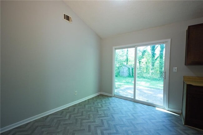 Building Photo - 2414 Leslie Brook Dr