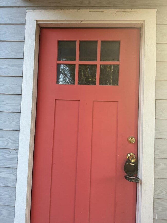 Foto del edificio - 105 N Davis St