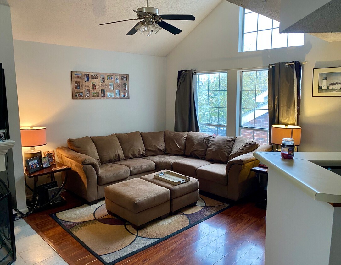 Foto principal - 156 Carriage Crossing Ln