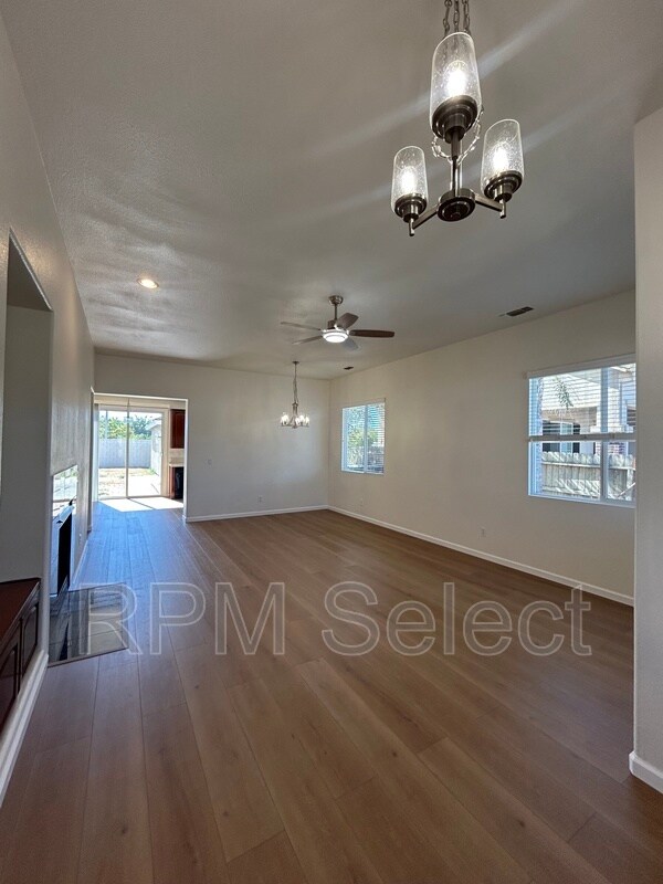 Foto del edificio - 1740 Newark Ln
