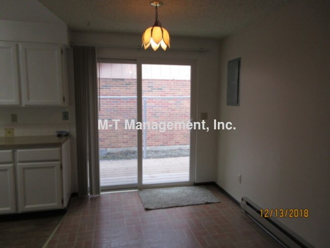 Foto del edificio - South Hill duplex: 2 br/1 bath w/yard